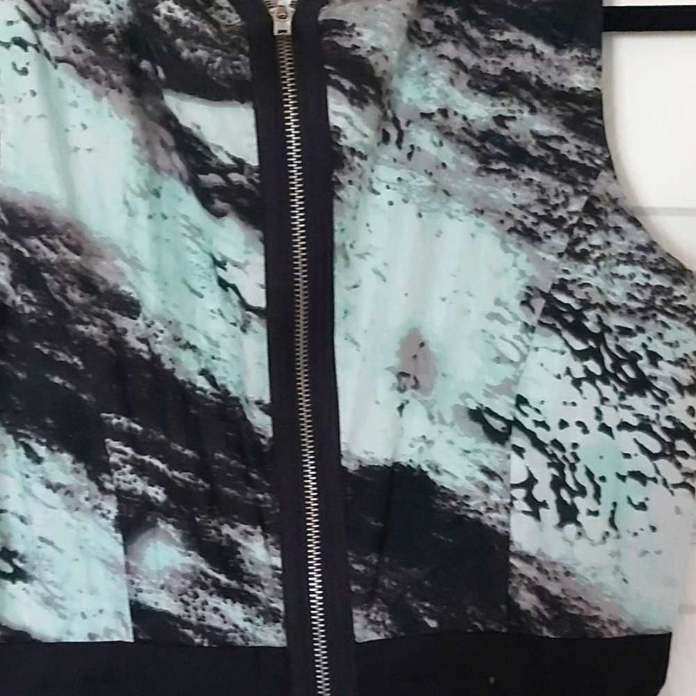 Mid-length dress - Picture 4 of 4